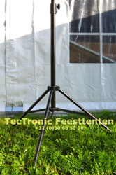 Statief in aluminium om IR tentverwarmers stabiel op te monteren. De pootjes kunnen behoorlijk wijd gezet worden voor een groot stabiel vlak.