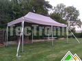 Vouwtent 3x6 Solid 50 vastgemaakt met spanbanden en t-haringen