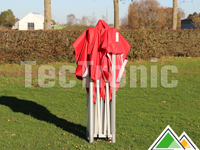 De dichtgeplooide vouwtent van 3x3 m is 1,6 meter hoog