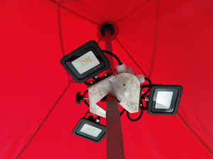 3-wegs LED verlichting met klemsysteem voor nokpalen