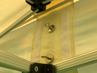 Afneembare banner met logo