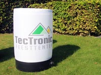 Pneumatische barstoelen, ook bedrukt. Passen perfect bij de balie. 