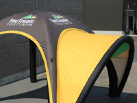 Opblaasbare 4x4 tent met luifel