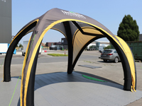 Opblaasbare 4x4 tent met luifel
