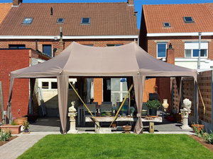 Prachtige paviljoentent met taupe dakzeil
