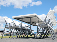Plooibare bankettafel met stoelen