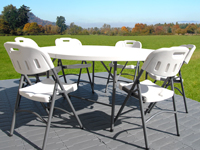 Deze topcovers passen perfect op onze inklapbare ronde tafels met diameter 180 cm