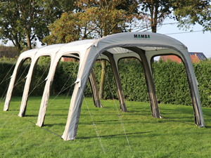 Opblaasbare partytent van 3,6 op 6 meter: licht, snel en compact