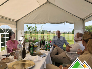 In onze winddichte pvc partytenten is het aangenaam vertoeven voor al uw gasten.