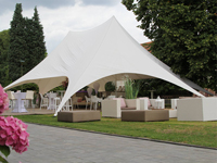 Poortgebouw koos voor een stijvolle twin stertent 16 m