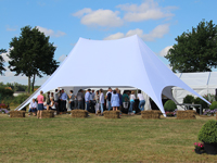 Stijlvolle stertent twin 12 m met wit dakzeil