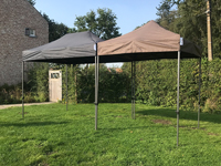 Plooitenten 2x2 meter in de kleuren zwart of bruin