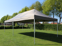 Vouwtent 3x6. De zijwanden (inbegrepen) bevestigt u met velcro aan het dakzeil.